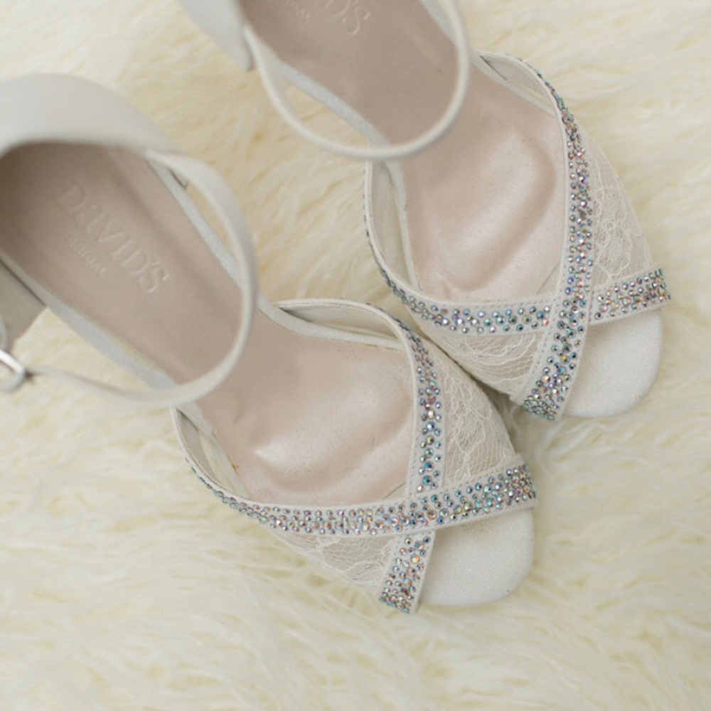 😍Gorgeous heels, great for a bride! Donating soon